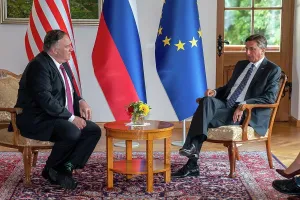 Diplomat Prints: Reportage: Secretary of State Mike Pompeo meets with Slovenian President Borut Pahor in Ljubljana