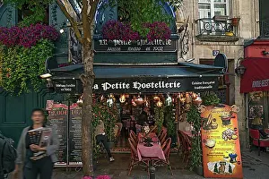Restaurants Prints: Restaurant La Petite Hostellerie in the Rue de la Harpe