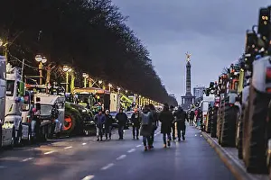 Countries Prints: Road blockades in the centre of Berlin