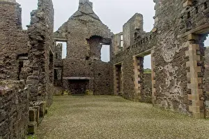 Mediaeval Prints: The ruins of the manor house at the medieval Dunluce Castle