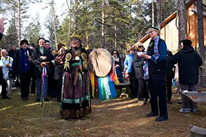 Siberia Prints: RUSSIA, SIBERIA, NEAR IRKUTSK, BURYAT SHAMAN PERFORMING CEREMONY, TOURISTS