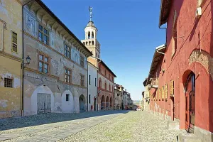 Historic District Prints: Salita del Castello boulevard, Municipal Palace
