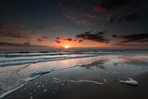 Seas Prints: Schaum am Nordseestrand bei Sonnenuntergang