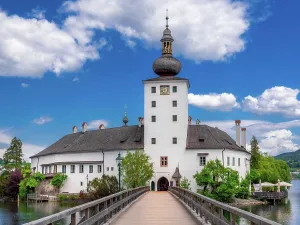 Upper Austria Prints: Schloss Orth im Traunsee, Gmunden, Salzkammergut, Oberösterreich, Österreich
