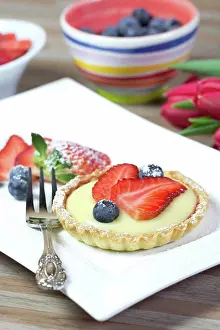Eating Utensil Prints: Shortcrust tart with vanilla cream, strawberries and blueberries