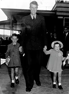 Explorer Prints: Sir Edmund Hillary who left rose bay flying boat this morning by teal Airways