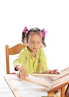 Artisan Prints: Small girls in do handicraft
