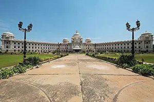 Giant Prints: Sri Sathya Sai Institute of Higher Medical Sciences