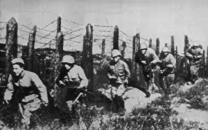 Nostalgical Prints: Stalingrad's Defenders Move Up -- Red soldiers; fighting in defense of Stalingrad
