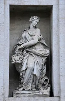 Skulptur Prints: Statue on the Palazzo Poli in Rome One of the statues on the Palazzo Poli in Rome