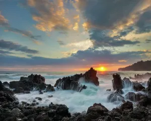 Hawaiian Prints: Sunrise at Laupahoehoe Beach Park, Island of Hawaii
