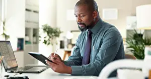 Notes Prints: Tablet, doctor and black man in hospital for reading email