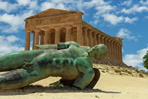 Sicily Prints: Temple of Concordia with statue