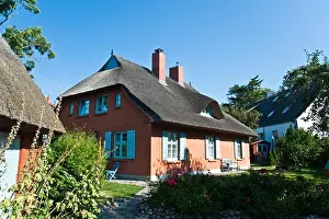 Peninsula Prints: Thatched-roof house, Wustrow, Fischland-Darss-Zingst, Mecklenburg-Vorpommern, Germany