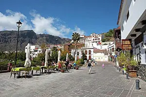 Canary Islands Prints: Traditional alley in Tejeda, Las Palmas province