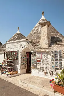 Italien Prints: Traditional La Bottega dell Artigiano trulli shop