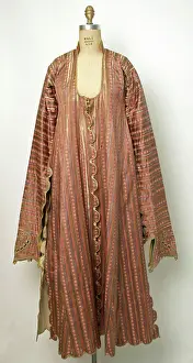 Contrast Prints: Uçetek Entari or Three-Skirt Robe ca