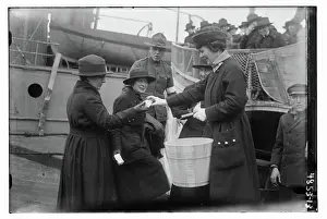 Unidentified men & women