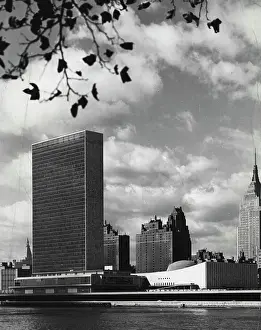 1955 Prints: United Nations, New York -- The Headquarters of the United Nations and New York's mid-Manhattan skyline