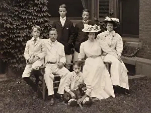 1907 Prints: U.S. President Theodore Roosevelt and Wife Edith Surrounded by their Children