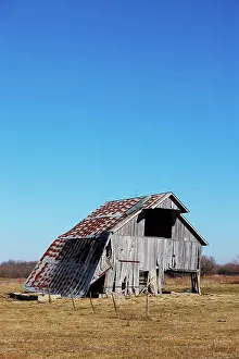Plains Prints: USA, Kansas, Old dilapidated barn