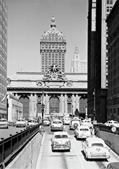 Ornate Prints: USA, New York, New York City, Traffic on ramp leading to 42nd Street overpass with Grand Central Terminal in background