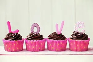 Pink Prints: Valentine cupcakes