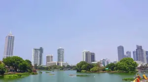 Architektur Prints: View of Gangaramaya Park and Skyline Colombo