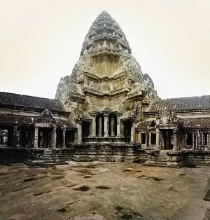 Archaeological Prints: View of old stone ruins