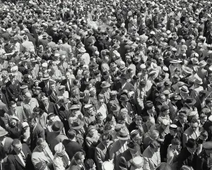 Multitude Prints: Vintage Photograph. Easter crowd on fifth avenue. Frame 8