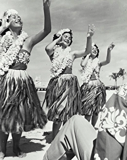 Vintage photograph. Hawaiian Hula Dancers