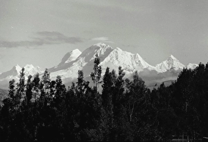 Peru Prints: Vintage Photograph. Huascaran, Highest Andean Peak in Peru