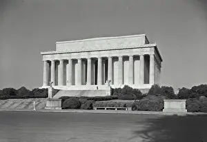 Capitol Prints: Vintage photograph. View of the Lincoln Memorial with man climbing steps