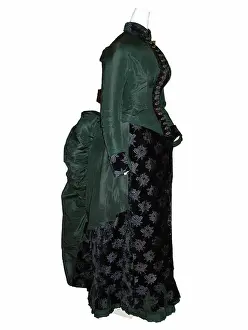 Weight Prints: Walking dress ca. 1883 American or European The bustle was at its greatest extension by 1885