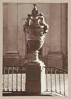 Zakup Proweniencja Prints: ﻿Warsaw. Royal Łazienki Park. Marble vase.. Bułhak, Jan (1876-1950), photographer