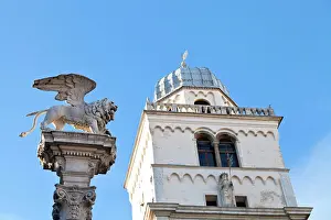 Italienisch Prints: winged lion and tower of Palazzo del Capitanio in Padua column with winged lion