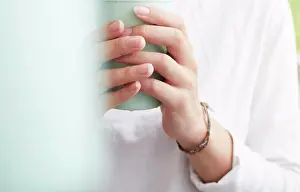 Coffee Break Prints: Woman using reusable coffee cup